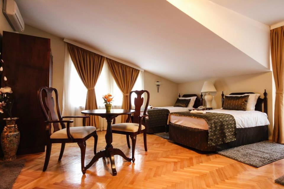 Hotel Villa Alexander Skopje Ngoại thất bức ảnh
