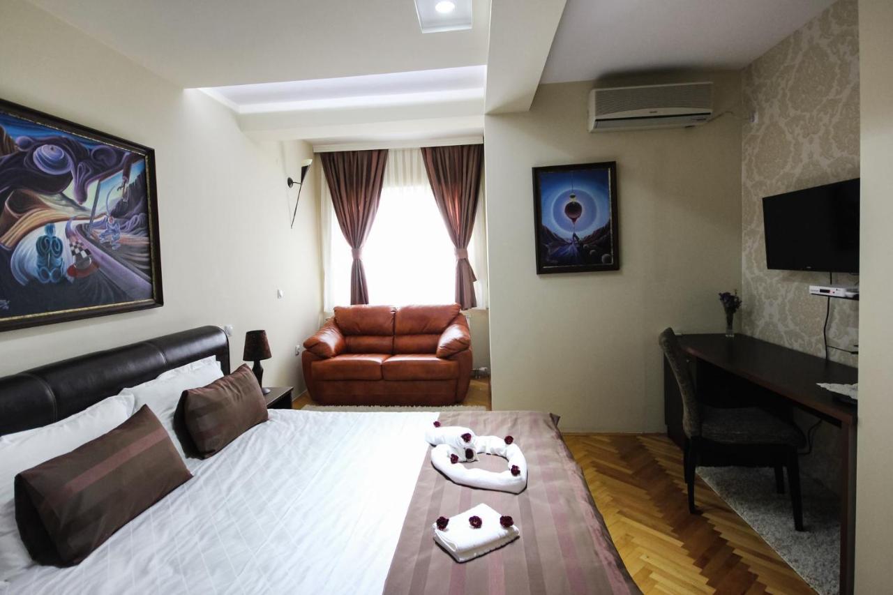 Hotel Villa Alexander Skopje Ngoại thất bức ảnh