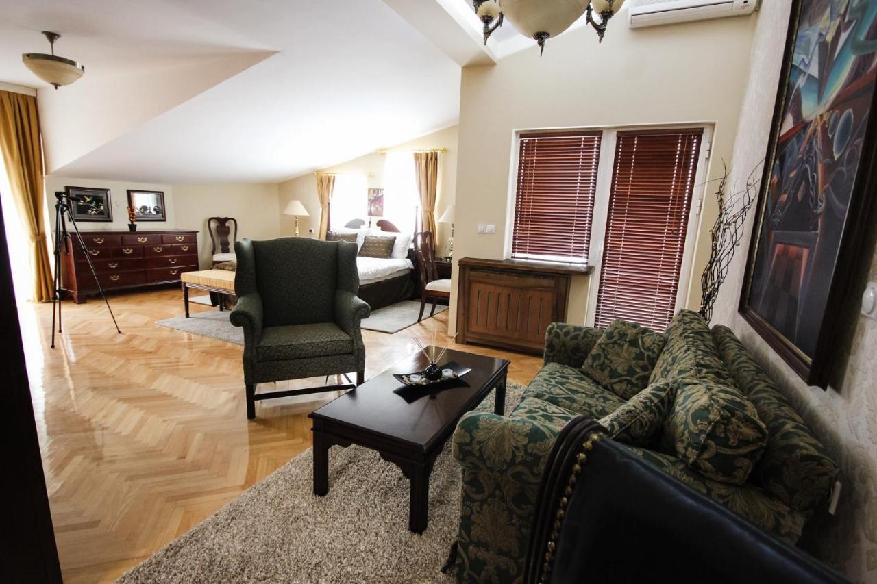 Hotel Villa Alexander Skopje Ngoại thất bức ảnh