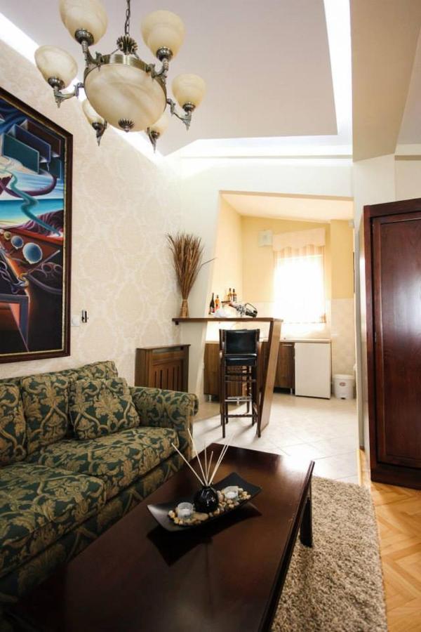 Hotel Villa Alexander Skopje Ngoại thất bức ảnh