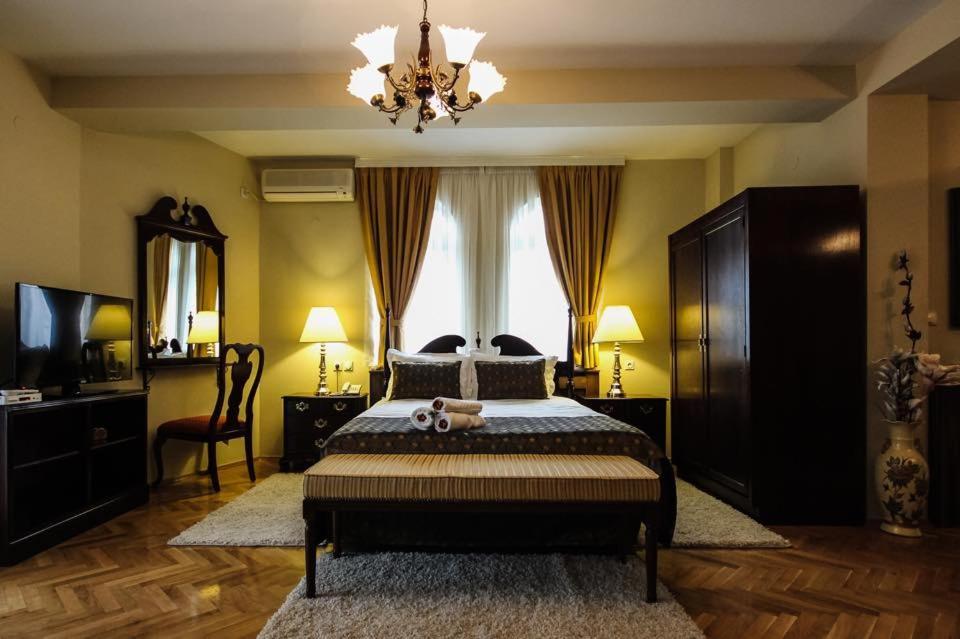 Hotel Villa Alexander Skopje Ngoại thất bức ảnh