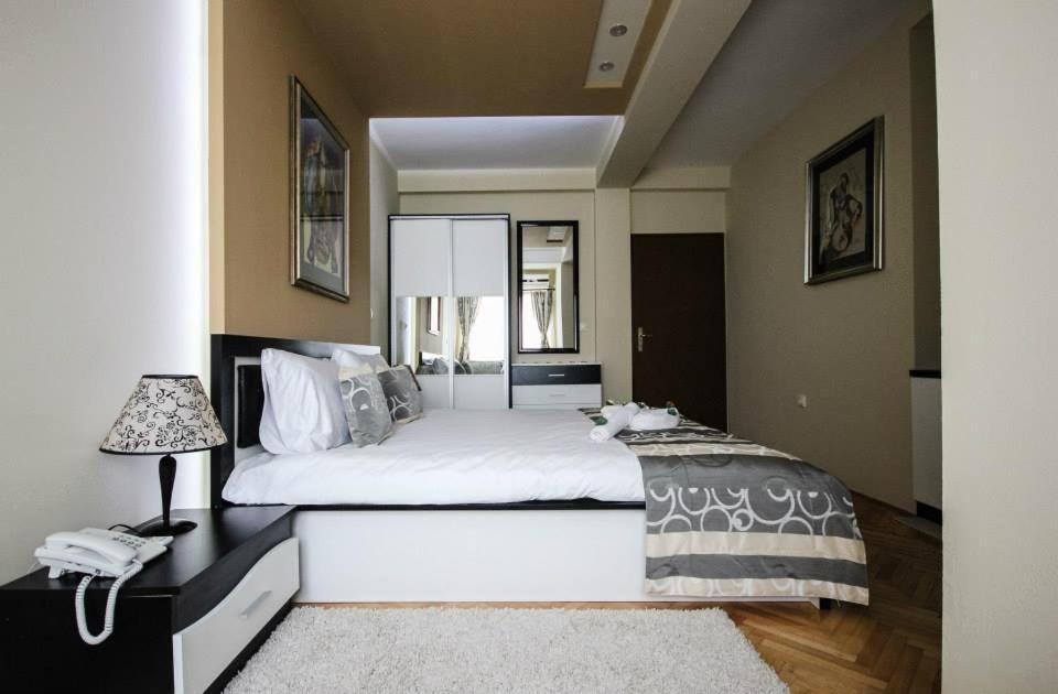 Hotel Villa Alexander Skopje Ngoại thất bức ảnh