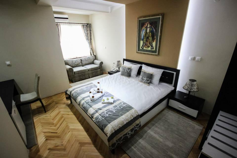 Hotel Villa Alexander Skopje Ngoại thất bức ảnh