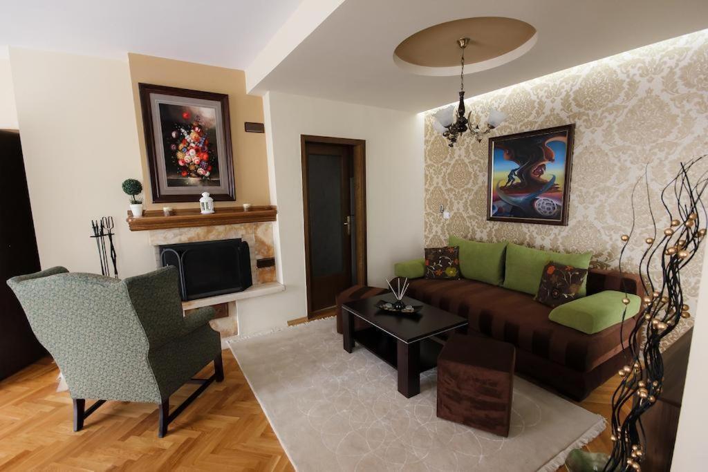 Hotel Villa Alexander Skopje Ngoại thất bức ảnh
