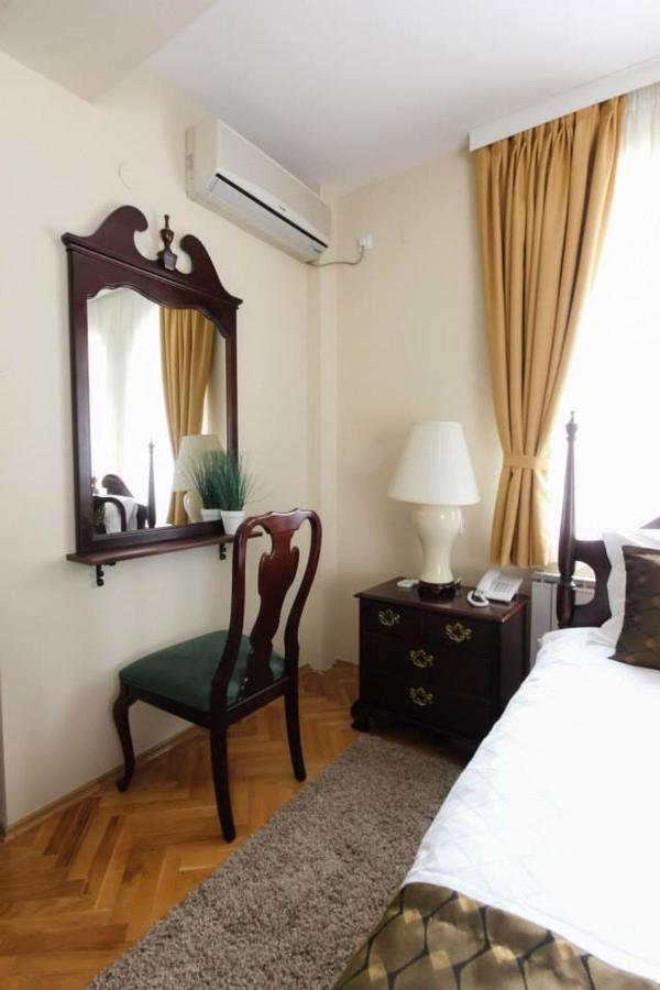 Hotel Villa Alexander Skopje Ngoại thất bức ảnh