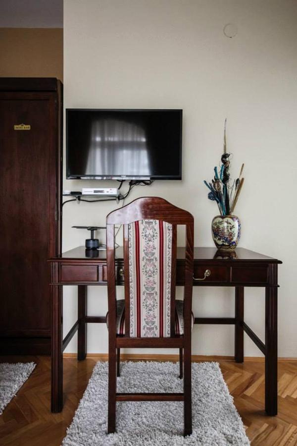 Hotel Villa Alexander Skopje Ngoại thất bức ảnh